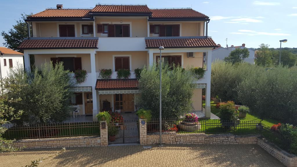 Nevija B&B Poreč Buitenkant foto